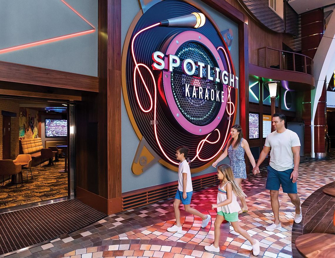 Spotlight℠ Karaoke Oasis of the Seas