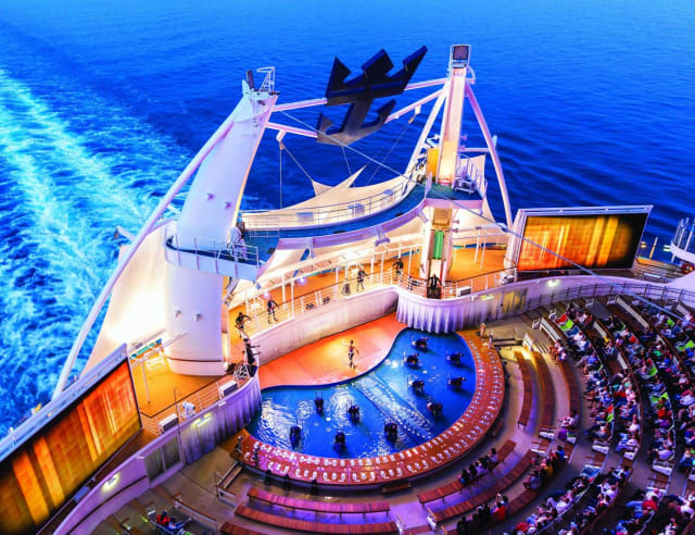 Icon of the Seas AquaTheater