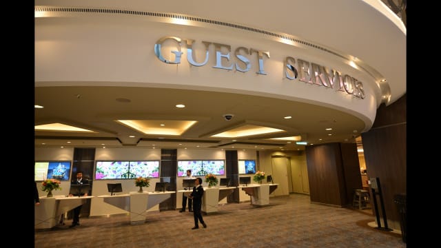 Radiance of the Seas Guest Services