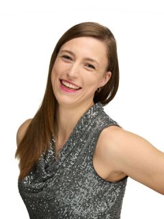 Amber Celen — Cruise Director