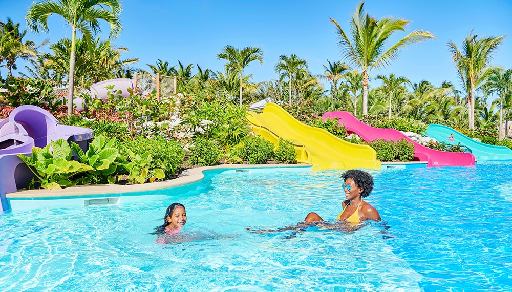 Baha Bay Waterpark At Baha Mar Nassau Mother Daughter In Pool