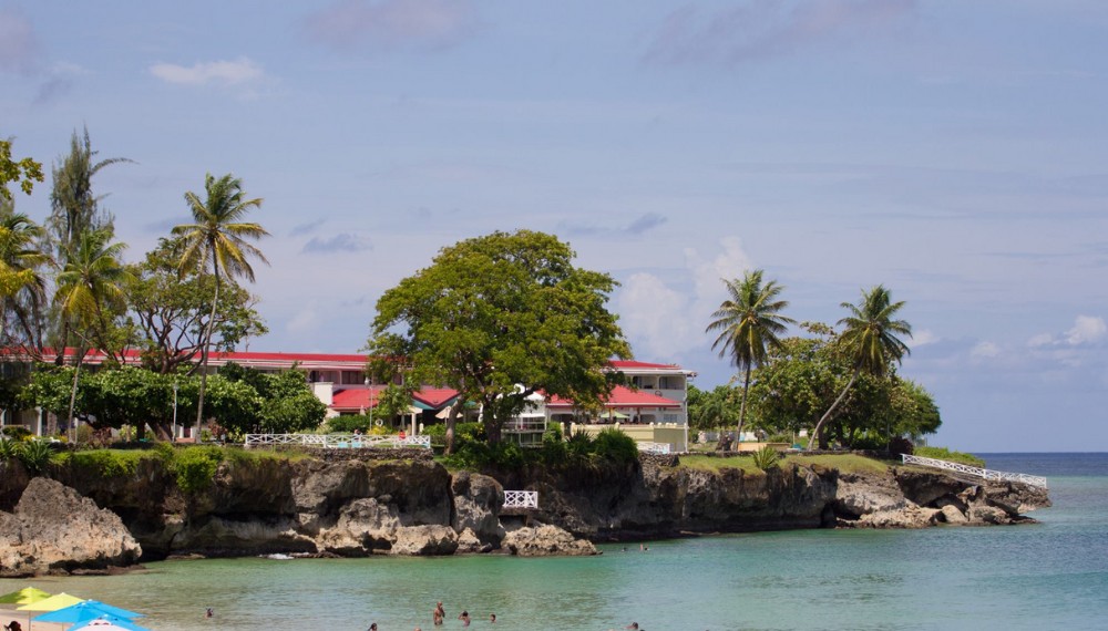 Crown Point Beach Hotel 3