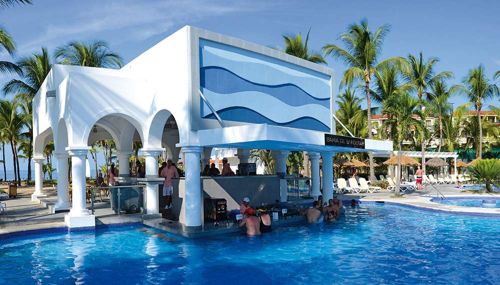 Hotel Riu Jalisco Pool Bar