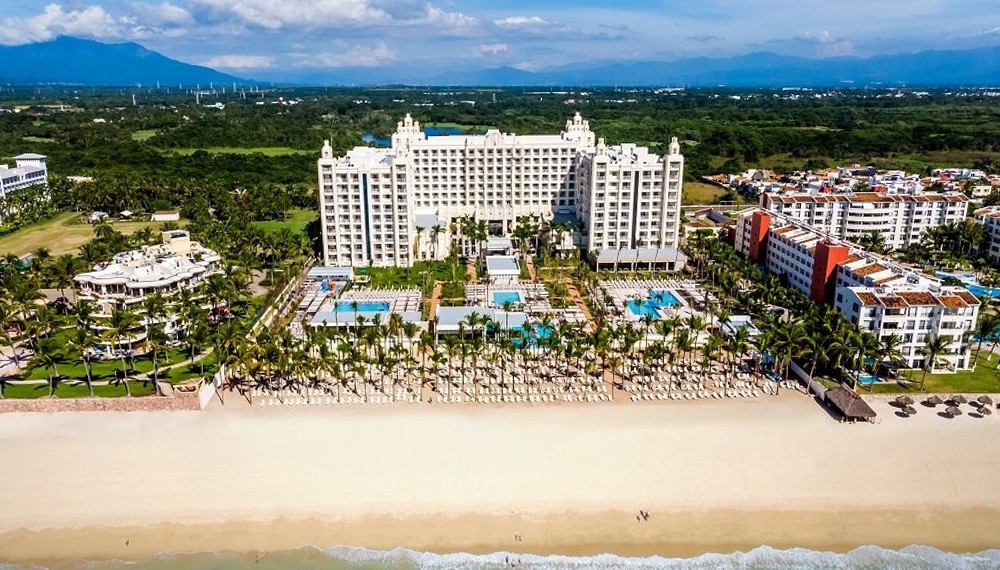Hotel Riu Vallarta Hotel Front