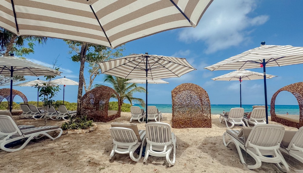 Isla Mia Roots Beach Vibes With Transportation 1