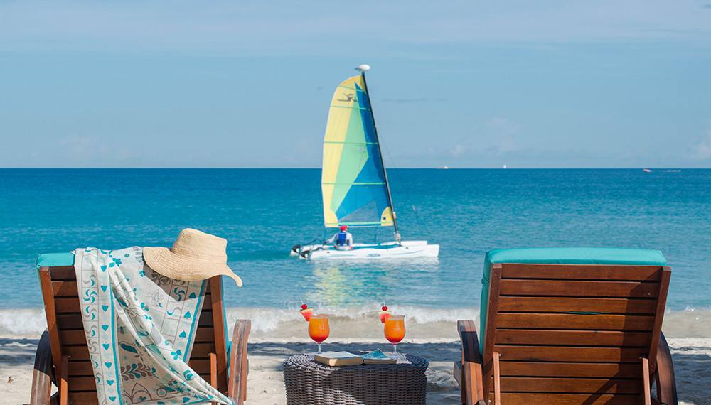 Mount Cinnamon Resort Mt Cinnamon Cabana Beach 029