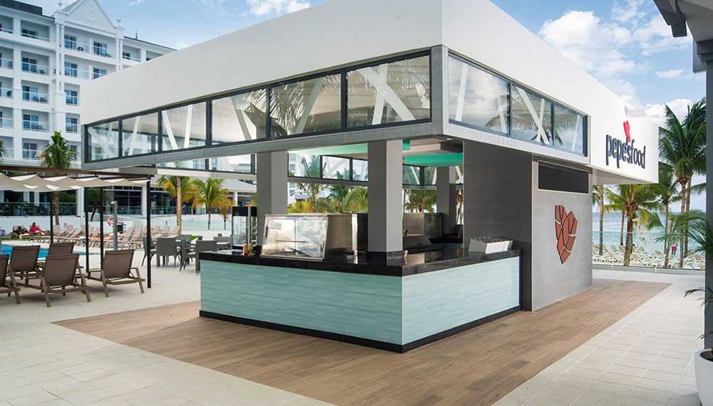 Riu Ocho Rios Hotel Waterpark Poolside Grill