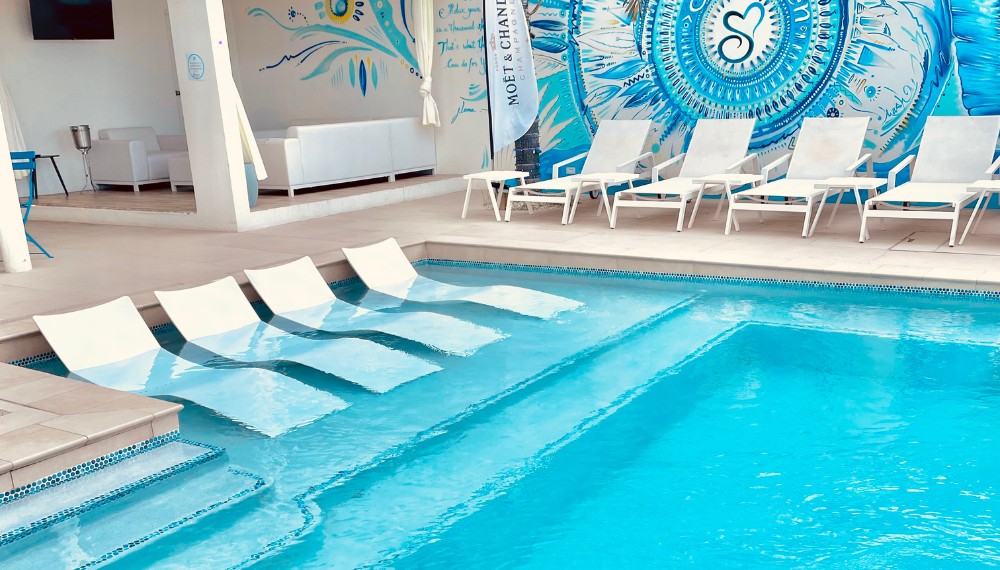 Seaview Beach Hotel Cabana 11