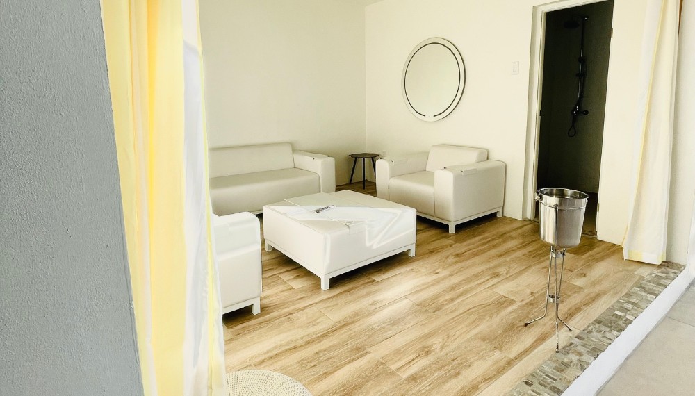 Seaview Beach Hotel Cabana 2