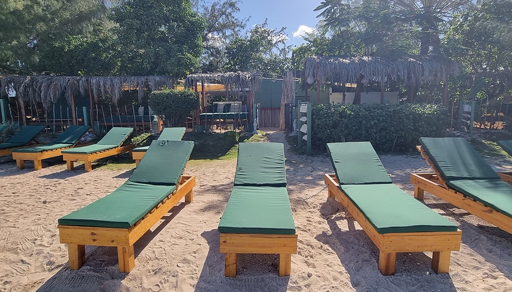 Treehouse Beach Club Beach Coushins