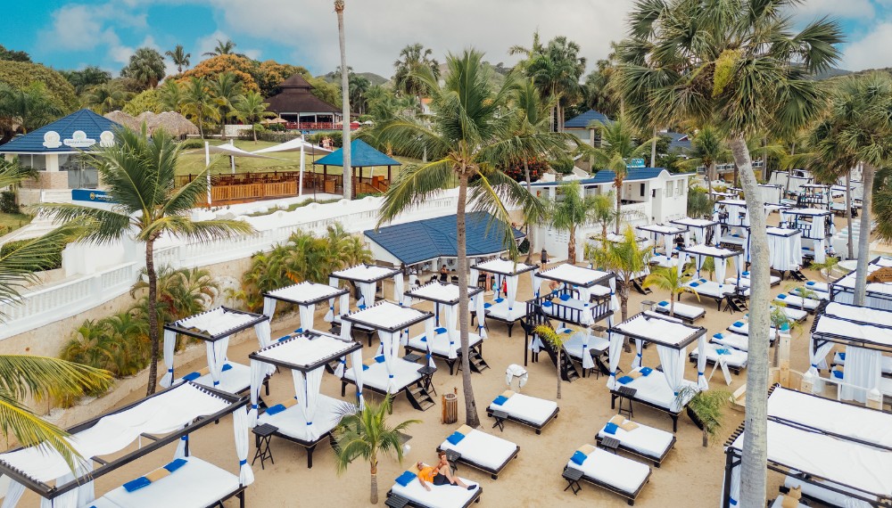 Tropical Resort Spa Weekend 7