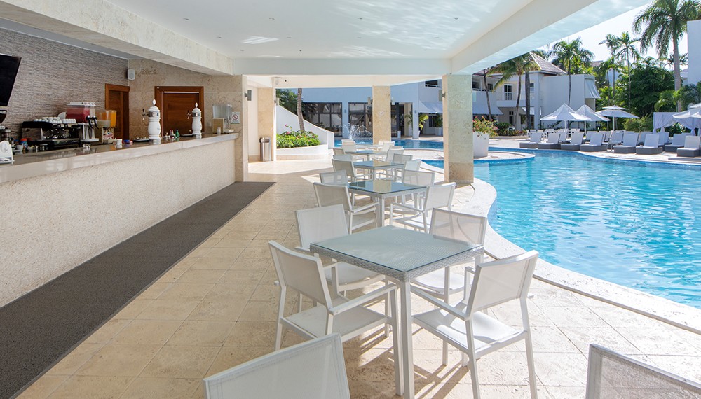 Viva Wyndham Heavens Pool Bar 2