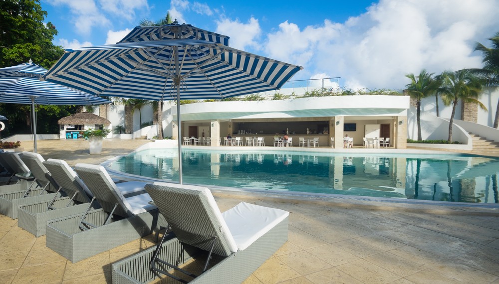 Viva Wyndham Heavens Pool Lounger