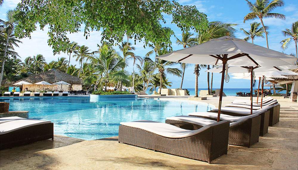 Viva Wyndham Main Pool At Viva Wyndham Resorts 8905295281 O