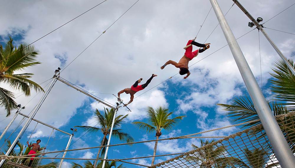 Viva Wyndham Trapeze At Viva Wyndham Dominicus Beach 8903378699 O