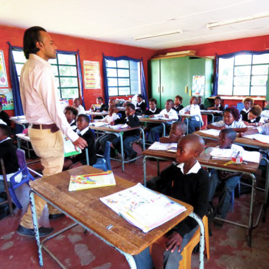 economics research topics paper related