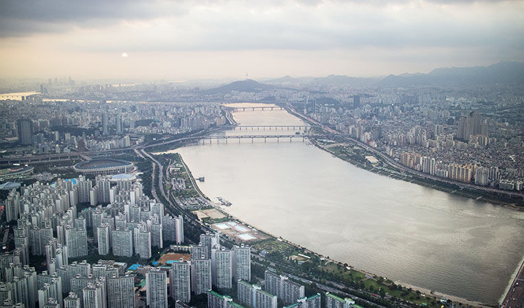 Hazy view of Seoul from Lotte World Tower