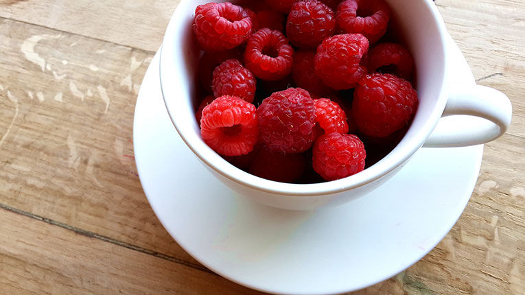 Bowl of raspberries