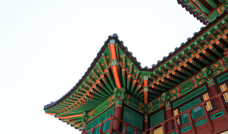 Colorful Korean castle roof