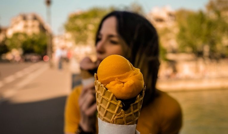 people eating gelato