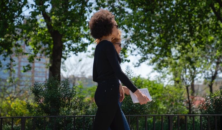 girls walking in paris