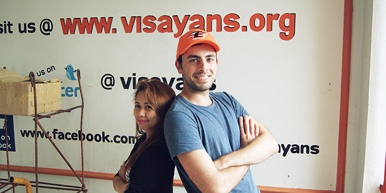 Volunteer in the Philippines with a local friend