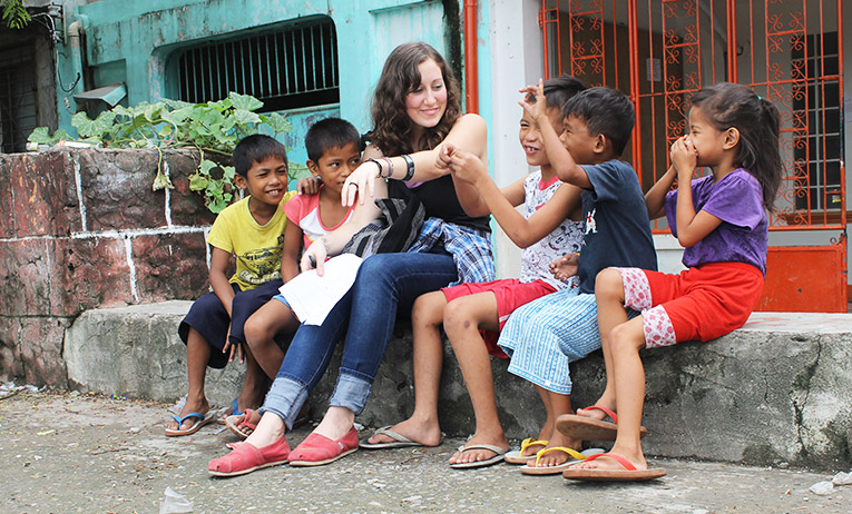 Volunteering with children in the Philippines