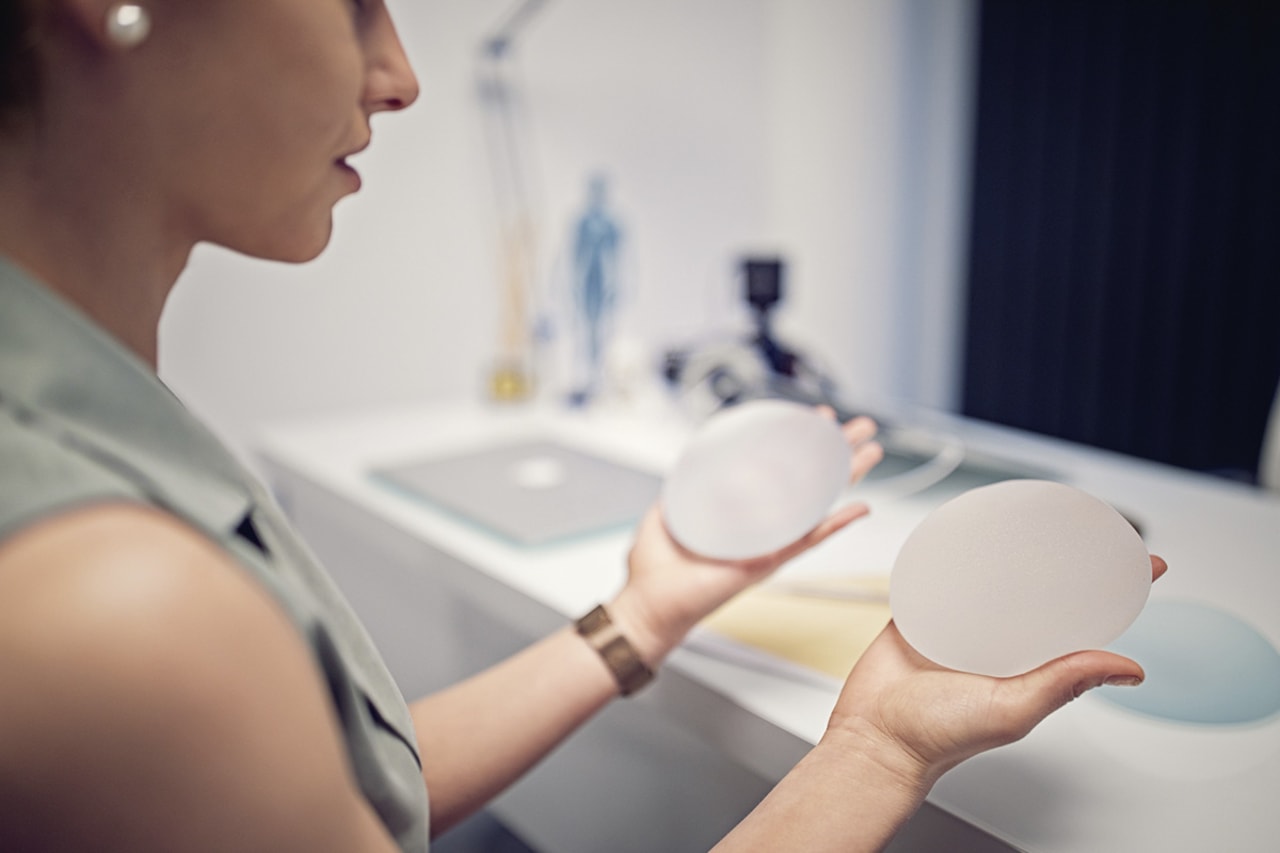 Woman with balanced facial profile reflecting aesthetic harmony and psychology behind the perfect nose