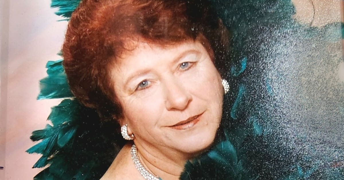 Portrait of Glenda Agnes Walker