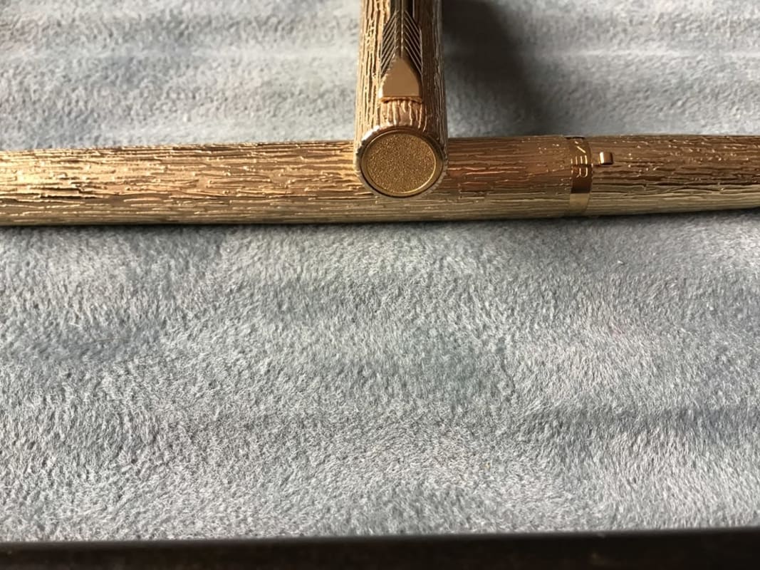 Uncommon Parker 105 "Bark finish" Fountain pen