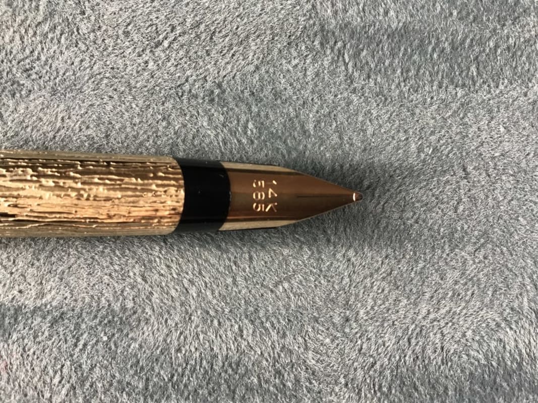 Uncommon Parker 105 "Bark finish" Fountain pen