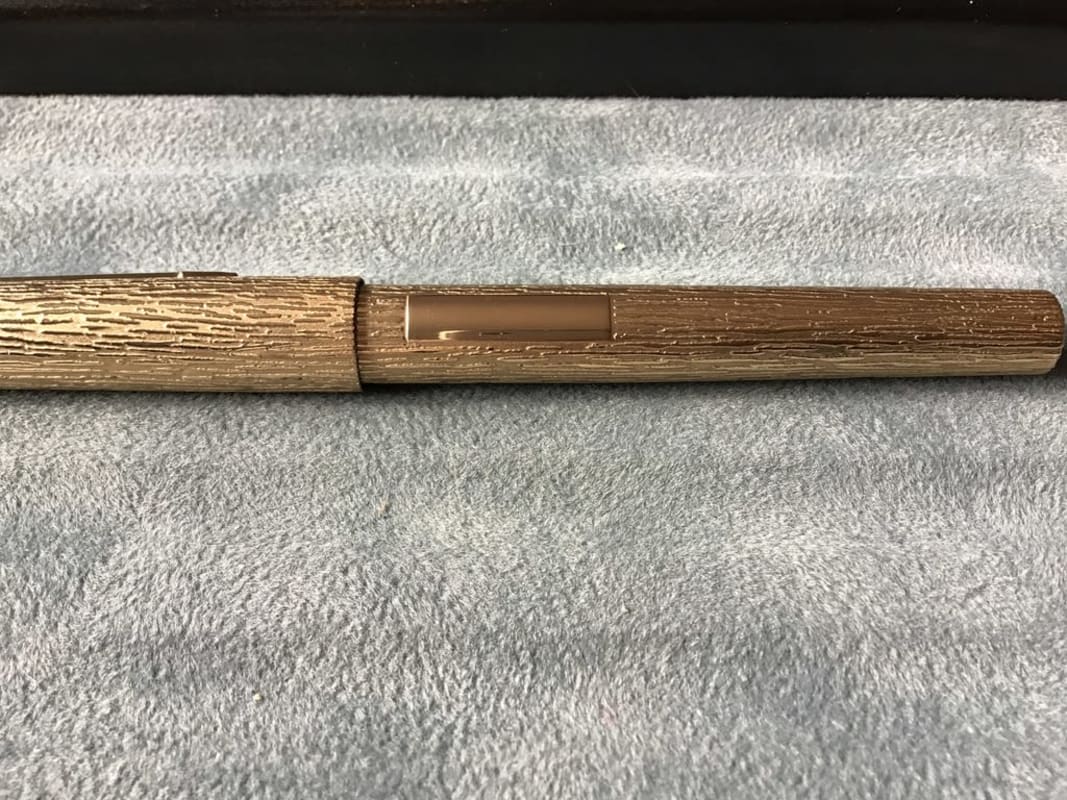 Uncommon Parker 105 "Bark finish" Fountain pen