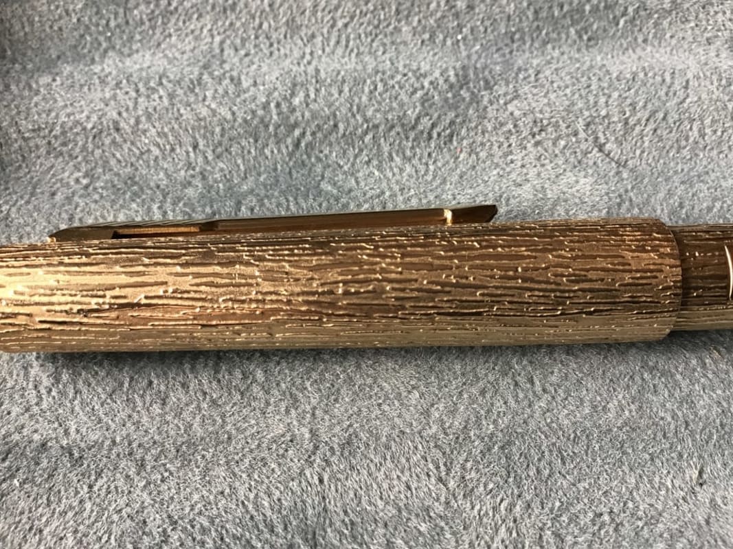 Uncommon Parker 105 "Bark finish" Fountain pen