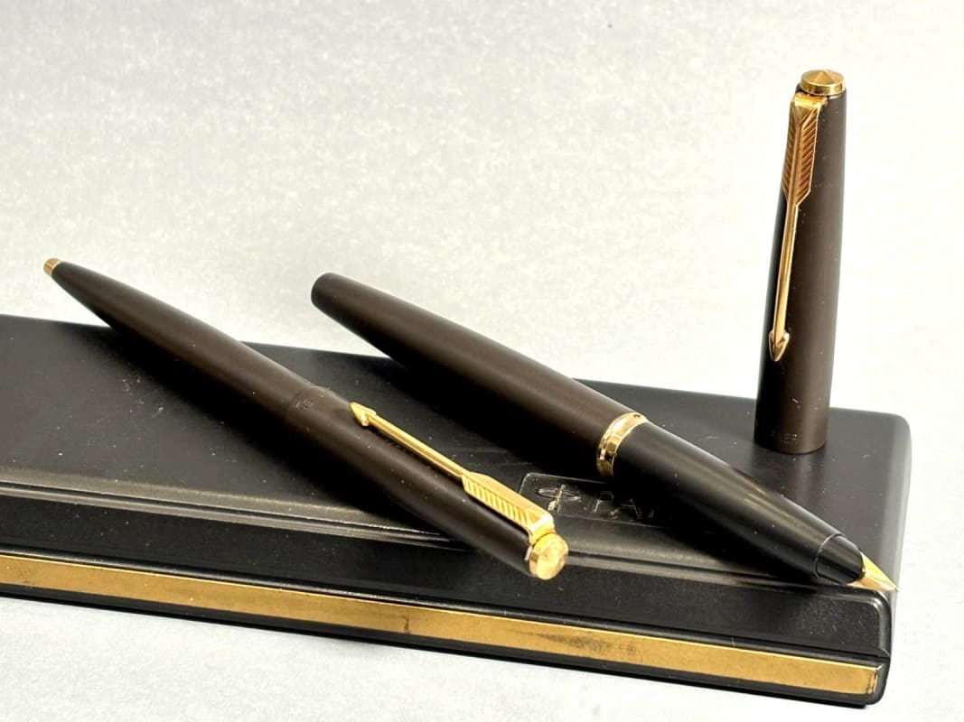 NOS Parker 45 Aerometric Fountain Pen Brown Lacquered Set Argentina (Bfp587)