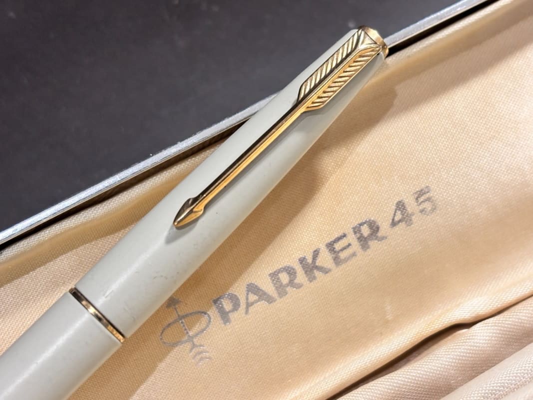 NOS Parker 45 Fountain Pen White Lacquered Argentina (Bfp712)