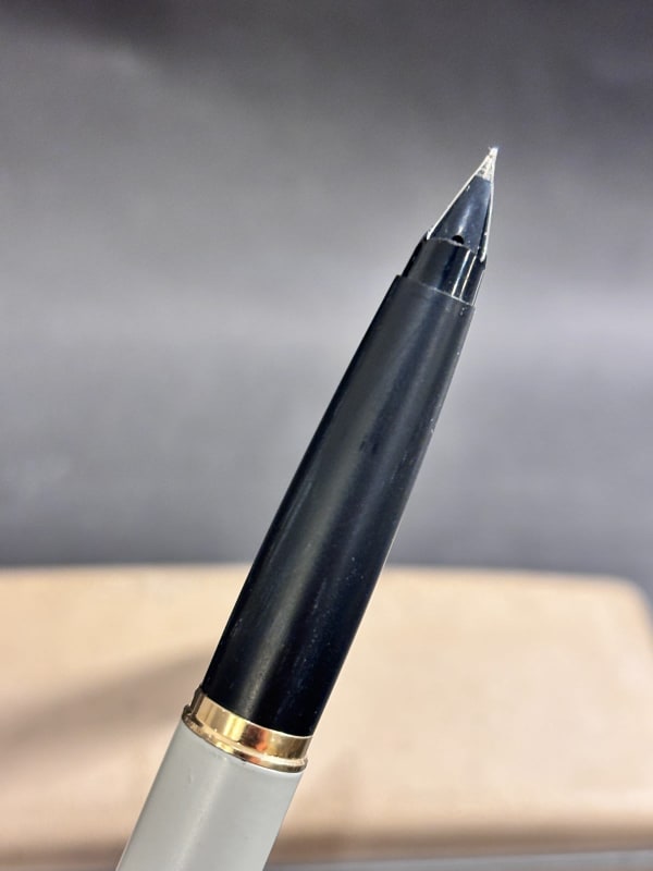 NOS Parker 45 Fountain Pen White Lacquered Argentina (Bfp712)
