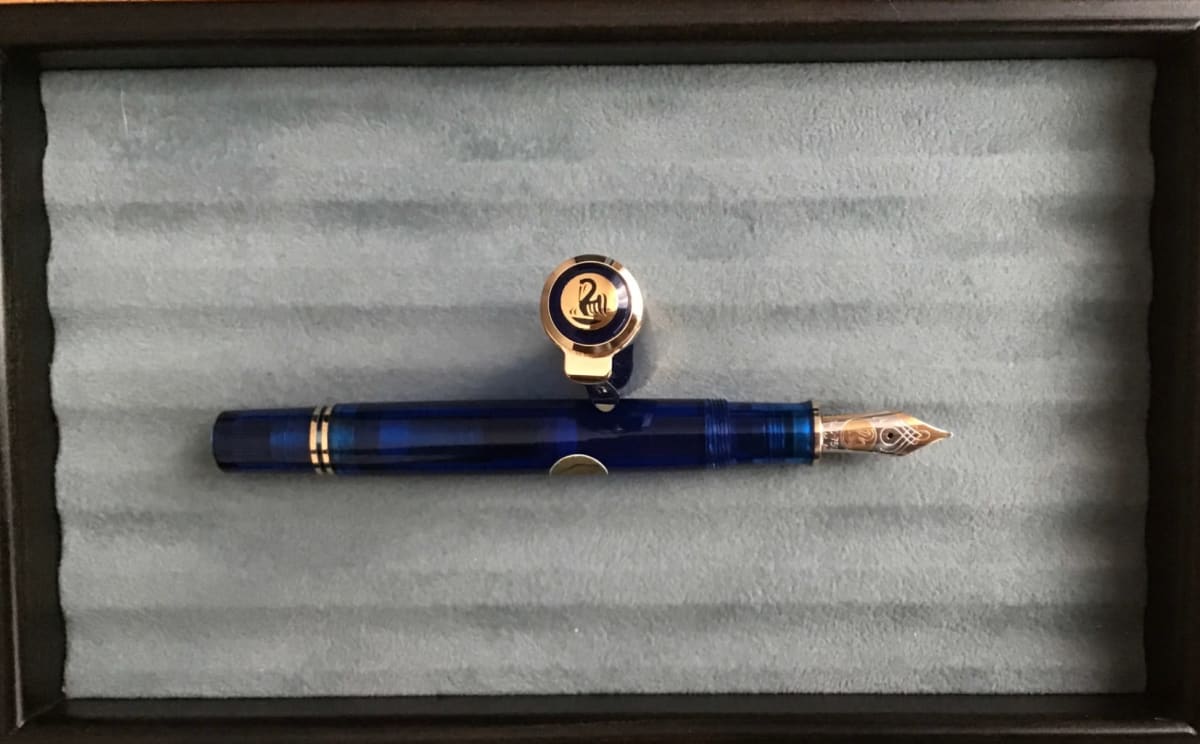 Pelikan M800 Blue Ocean Demonstrator Limited Edition Fountain Pen