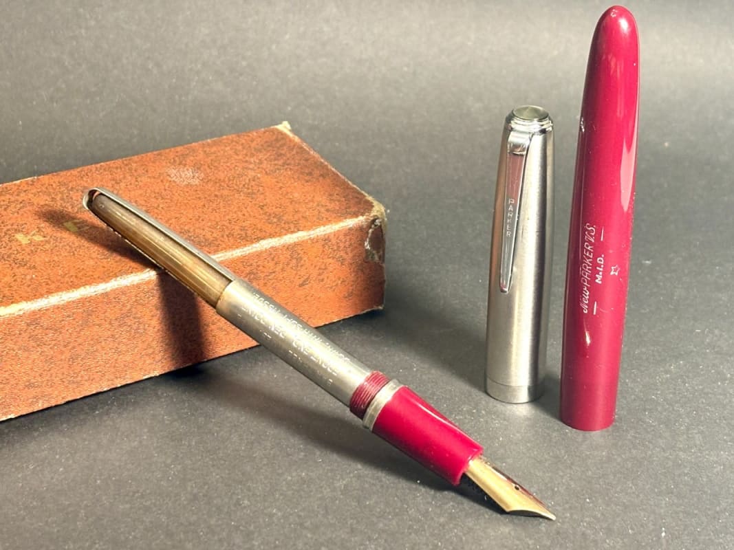 Parker Vs Aerometric, Bright Red W Gf Cap - Never Inked W/Case (Bfp595)
