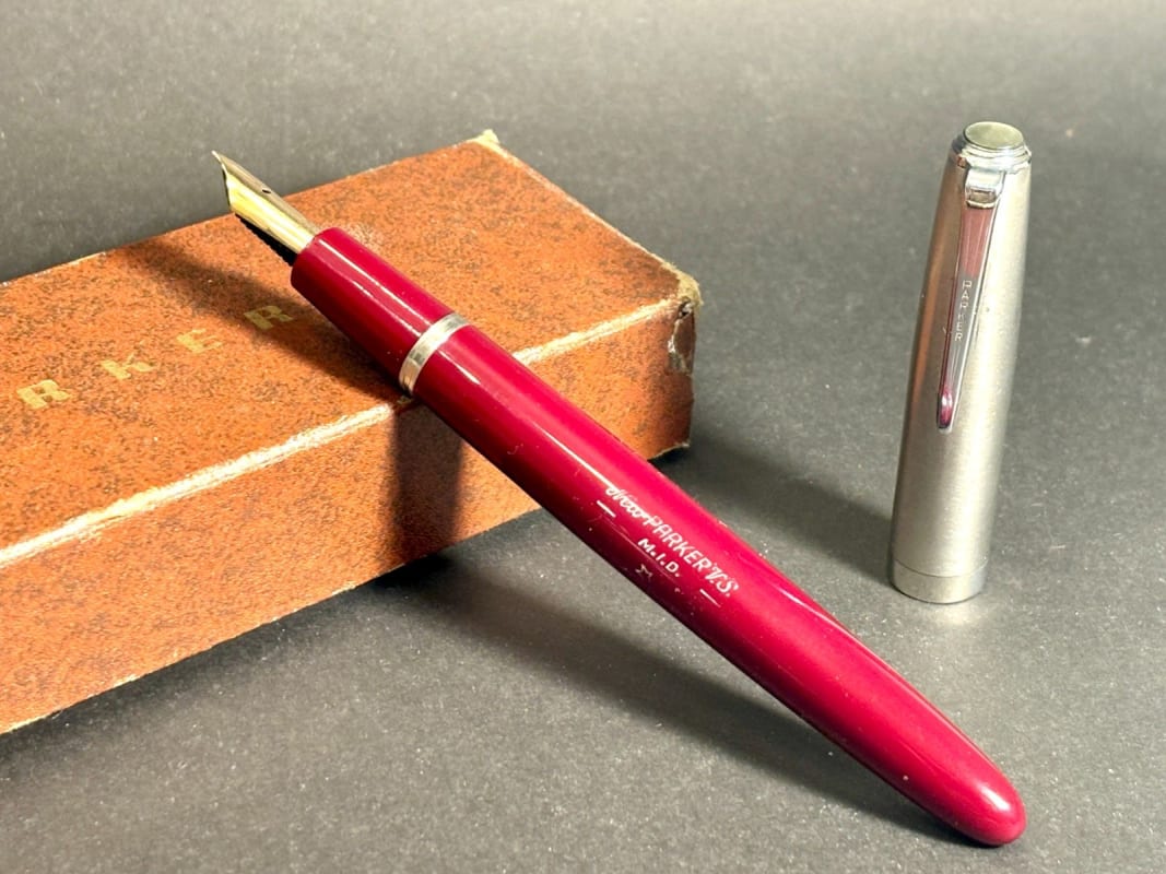 Parker Vs Aerometric, Bright Red W Gf Cap - Never Inked W/Case (Bfp595)
