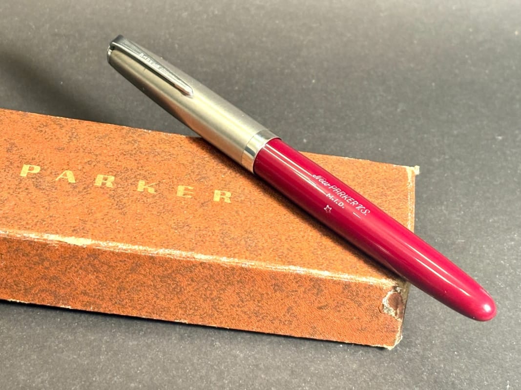 Parker Vs Aerometric, Bright Red W Gf Cap - Never Inked W/Case (Bfp595)