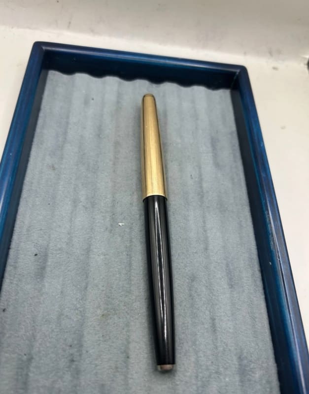 Parker 61 Heritage Fountain Pen - First Edition Rainbow Cap Black Fine Nib
