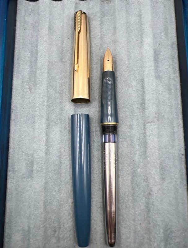 Parker VP Custom Fountain Pen Teal Medium Nib