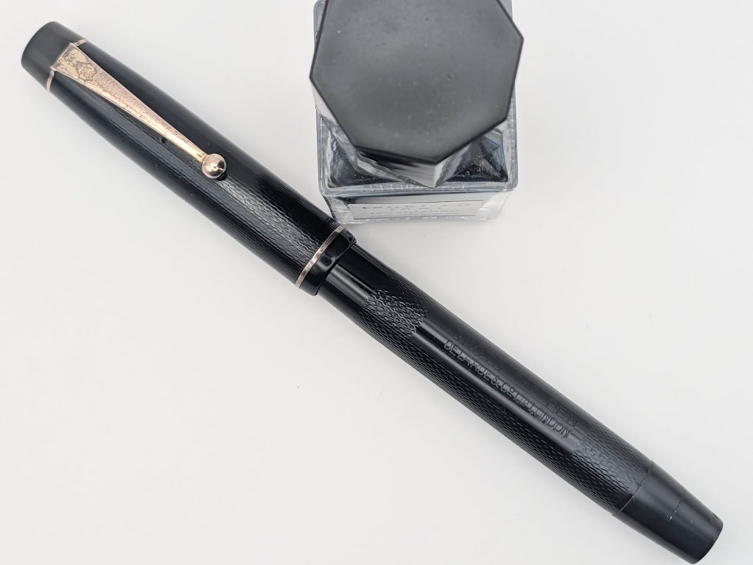 intage Onoto "The Pen" 5601 by De La Rue & Co. London – Chased Black Celluloid – 14K Gold Nib – Fully Restored Plunger Filler