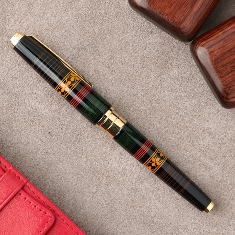 Sailor Precious Wood Limited Edition Urushi Kaga Maki-E Fountain Pen 18K Medium