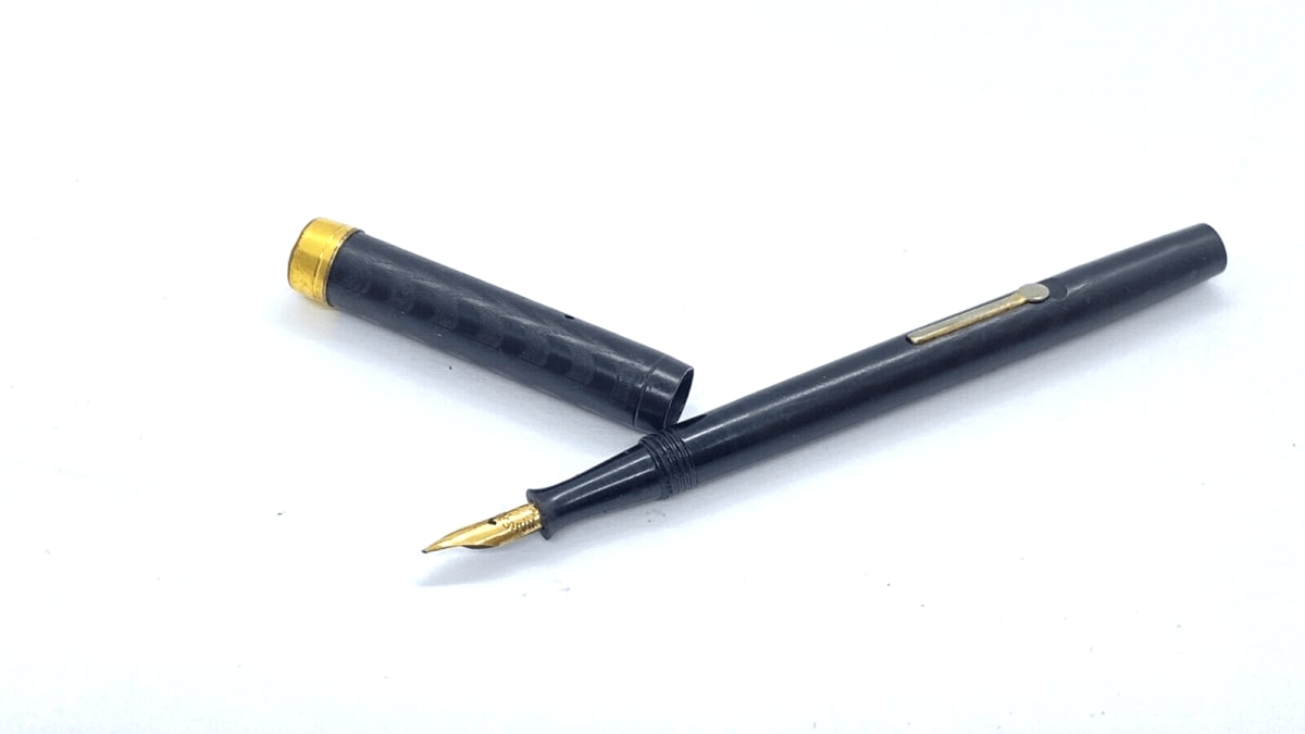 Vintage Unique No 33 Fountain Pen With Conway Clip 18K Fine NIB For French Oc