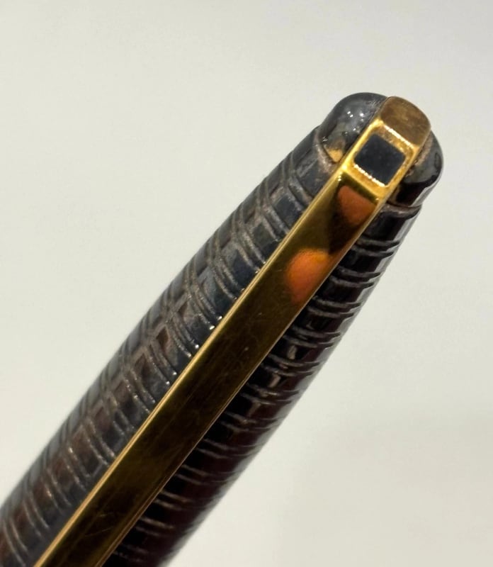 St Dupont Fidelio Ballpoint Pen - Bille Mine Bicolor, Gp Trim (Bfp529)