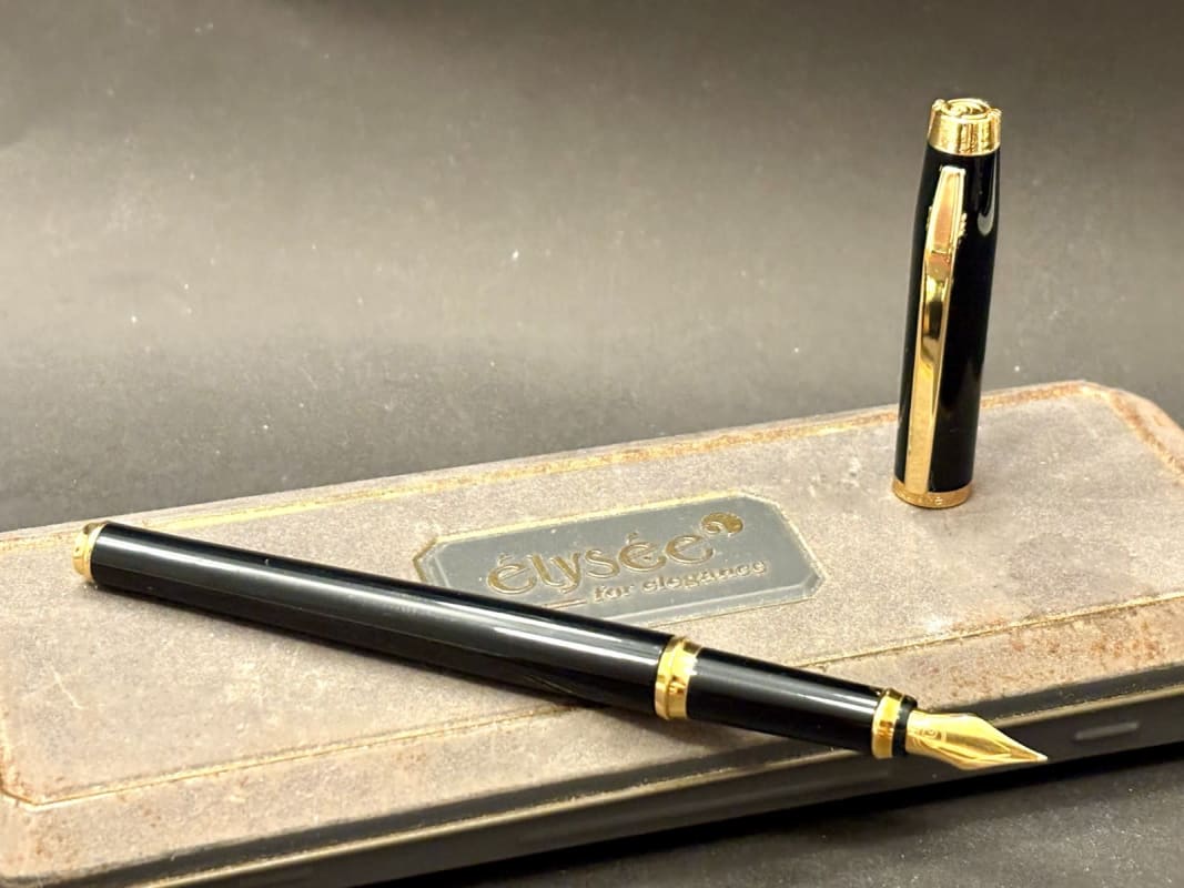 Elysee En Vogue Fountain Pen Black Lacquer - NOS (Bfp612)