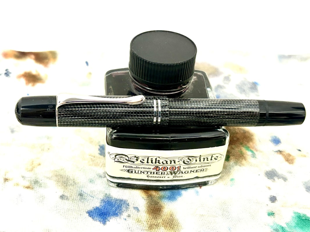 Pelikan M101N Lizard Special Edition Fountain Pen - NOS Condition
