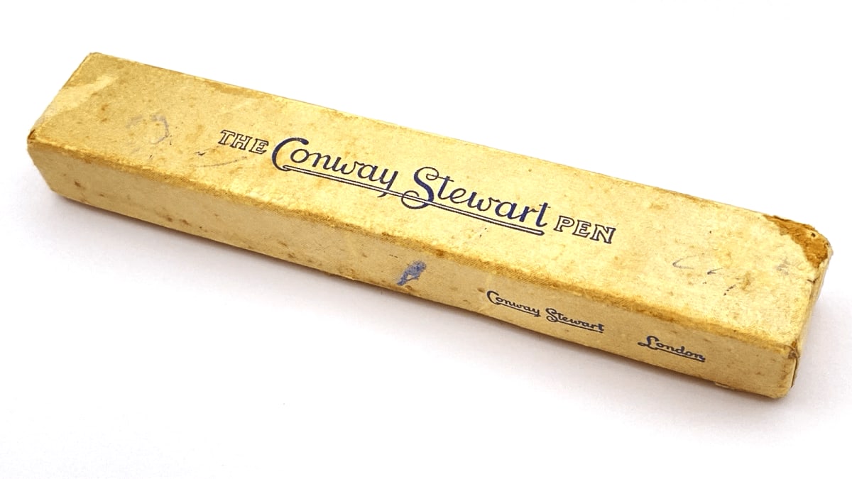 Vintage Conway Stewart Universal Fountain Pen In Black 14K Gold Fine NIB England