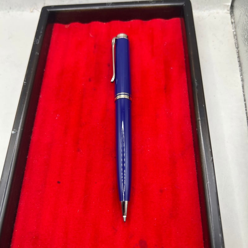 Pelikan Souveran K800 Marbled Blue  Ballpoint Pen